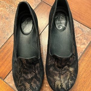 Dansko Olivia Slip On Loafers Bronze Snake Print Black Size 38